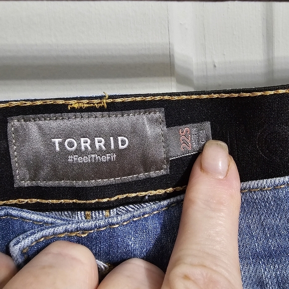 Torrid Premium The Mom Jeans Blue Denim Distressed High Rise - Picture 7 of 9